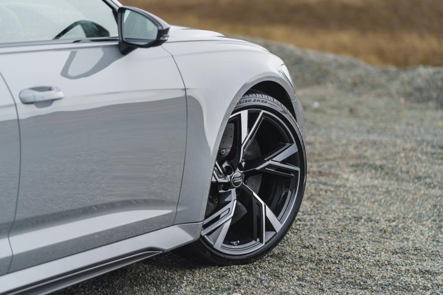 Детали экстерьера Audi RS6 Avant (C8) 2020 года  (UK) (фото 91 из 150)